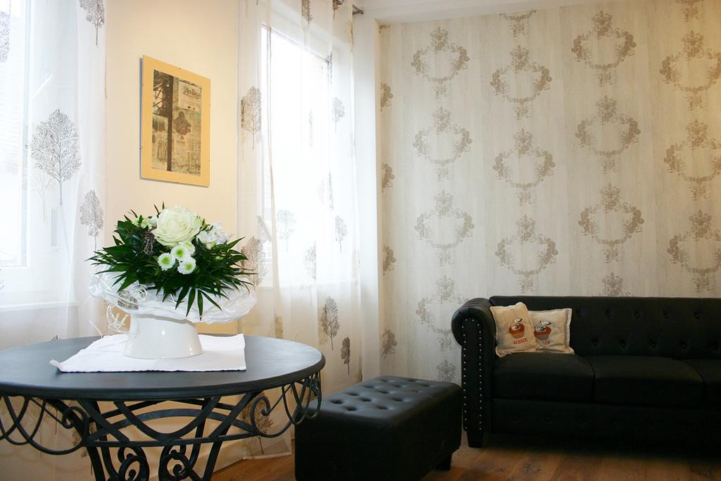 Apartment Koenigstrasse Bad Bergzabern Δωμάτιο φωτογραφία