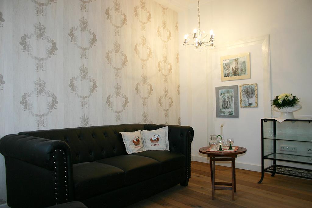 Apartment Koenigstrasse Bad Bergzabern Δωμάτιο φωτογραφία